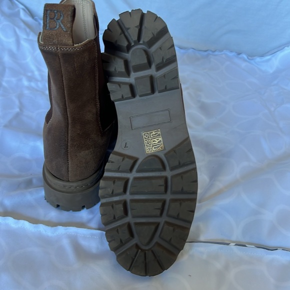 BANANA Republic Chelsea Boots - Size 7 - Picture 11 of 14